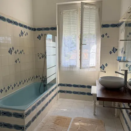 Proche De La Plage, Vue Avec Parking Apartment *